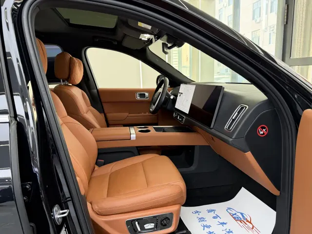 Li Auto L8 — Фото автомобиля 6