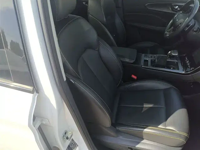 Roewe RX5 — Фото автомобиля 24