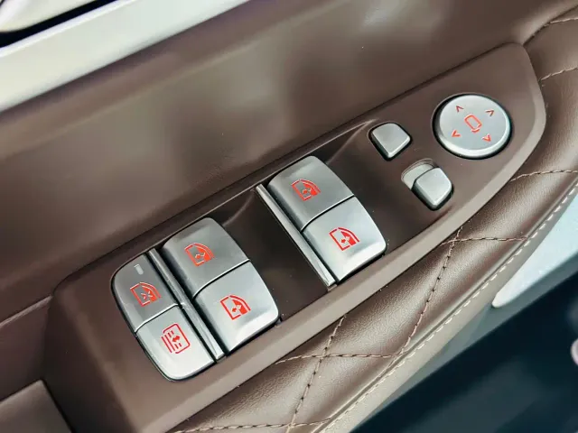 BMW 7 Series — Фото автомобиля 14