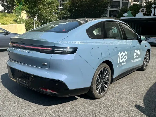 Leapmotor B01 — Фото автомобиля 5