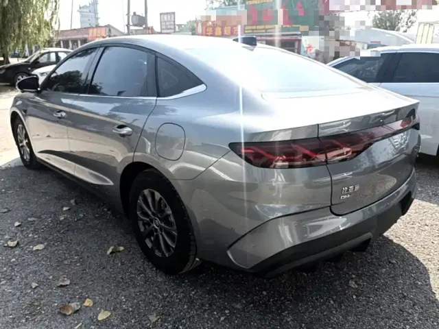 BYD Qin L — Фото автомобиля 4