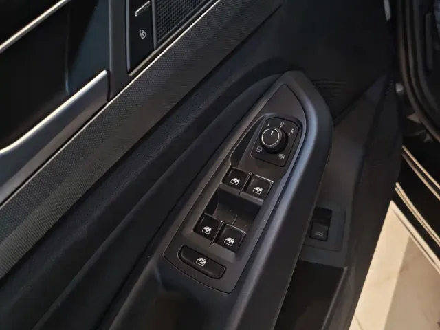 Volkswagen Passat — Фото автомобиля 10