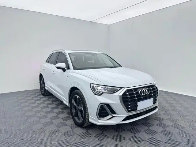 Audi Q3 — Фото автомобиля 3