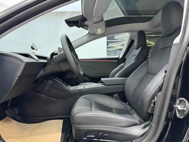 Tesla Model 3 — Фото автомобиля 4