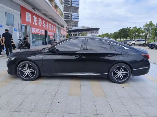 Honda Accord — Фото автомобиля 7