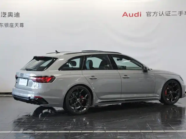 Audi RS 4 — Фото автомобиля 5