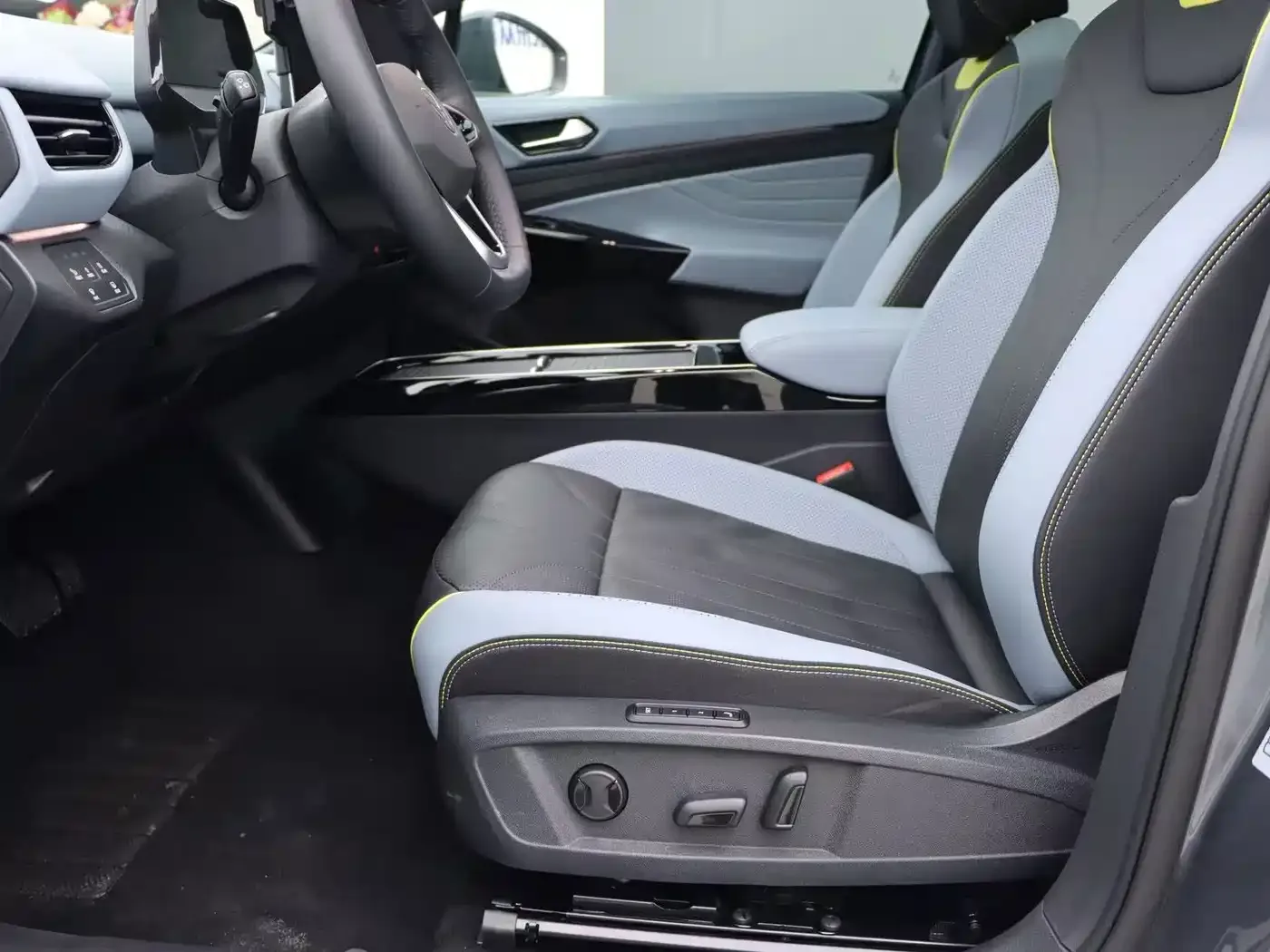 Volkswagen Volkswagen ID.4 X 2025 Smart Edition Outstanding — Фото автомобиля 5