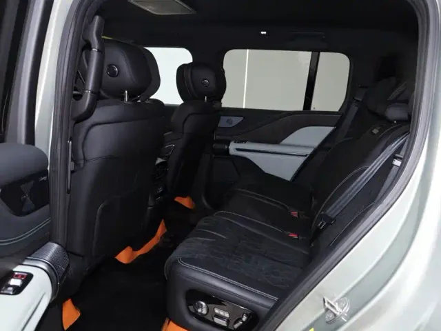 BYD U8 — Фото автомобиля 24