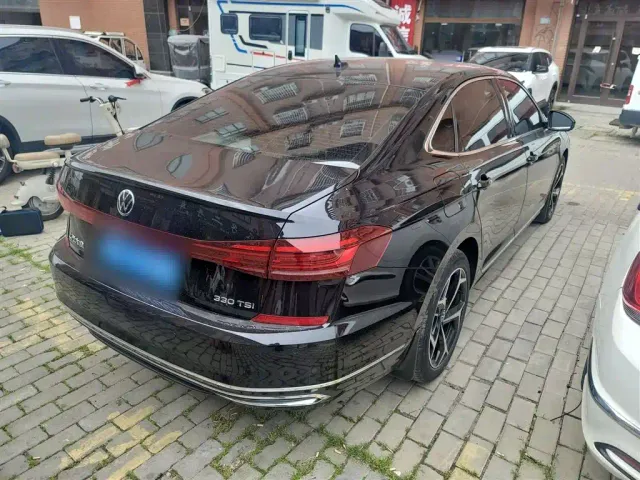 Volkswagen Passat — Фото автомобиля 6