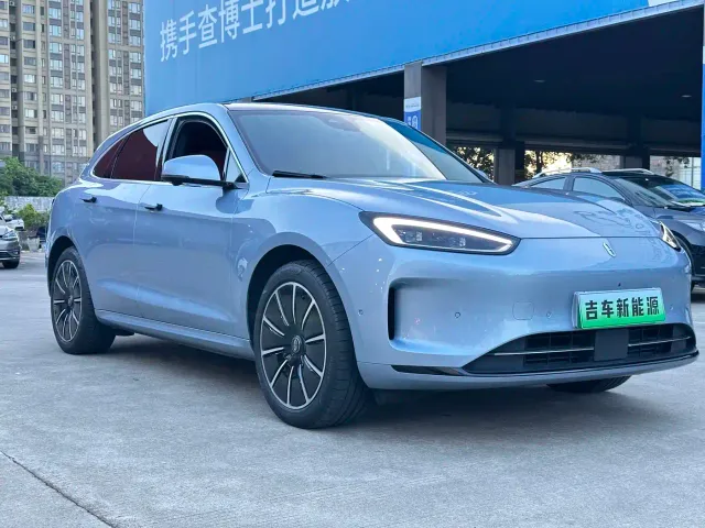Aito M5 — Фото автомобиля 3
