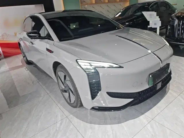 Hongqi EH7 — Фото автомобиля 3