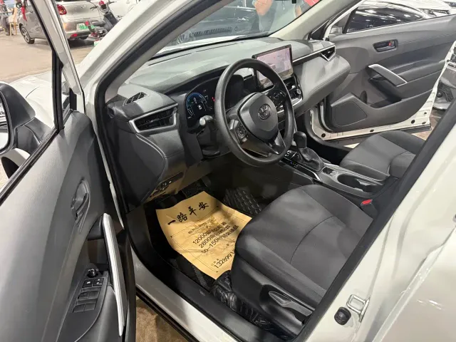 Toyota Corolla Cross — Фото автомобиля 9