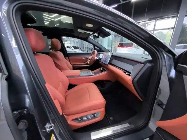 BYD Tang L — Фото автомобиля 17