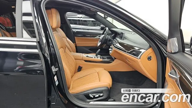 BMW 7-Series — Фото автомобиля 9