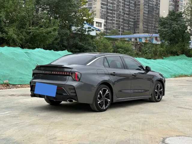 Lynk & Co 03 — Фото автомобиля 7
