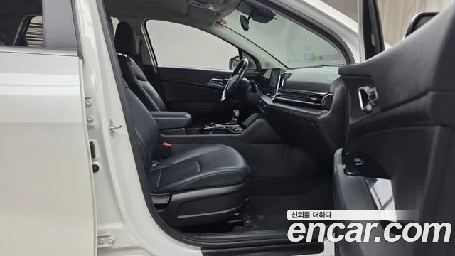 Kia Sportage Sportage 5-е поколение Бензин 1.6 турбо 2WD — Фото автомобиля 11