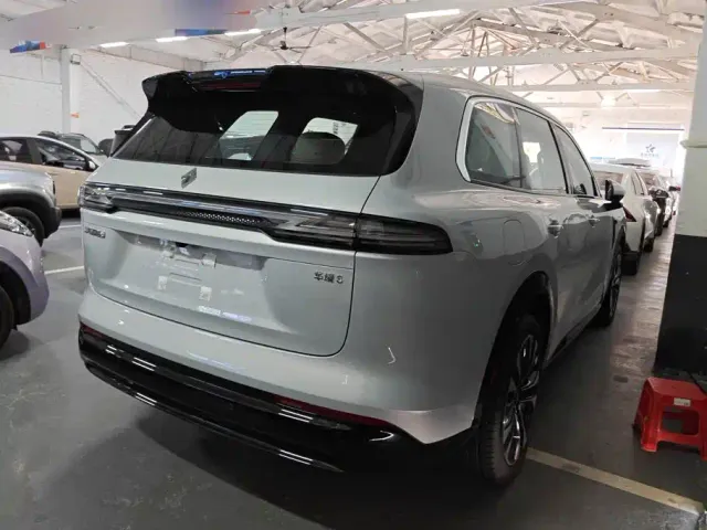 Huajing Baojun S — Фото автомобиля 3