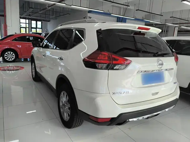 Nissan X-Trail — Фото автомобиля 4