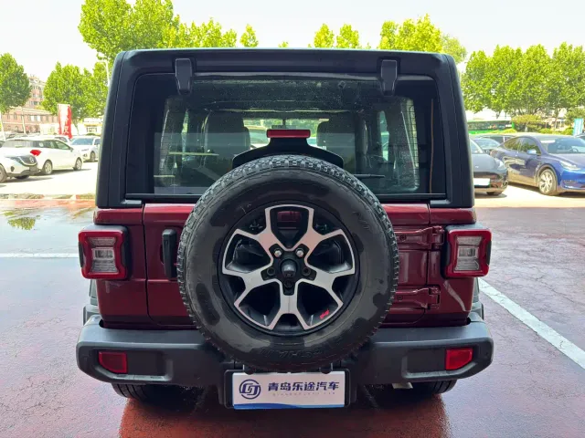 Jeep Wrangler — Фото автомобиля 5