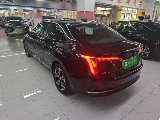 Hongqi E-QM5 — Фото автомобиля 4