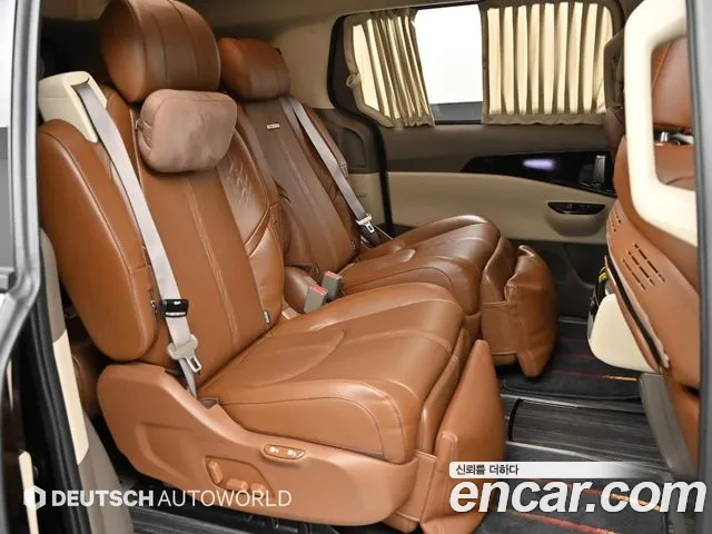 Kia Carnival Generation 4 — Фото автомобиля 12