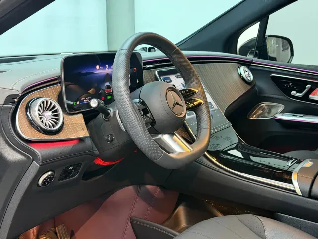 Mercedes-Benz EQE SUV — Фото автомобиля 17