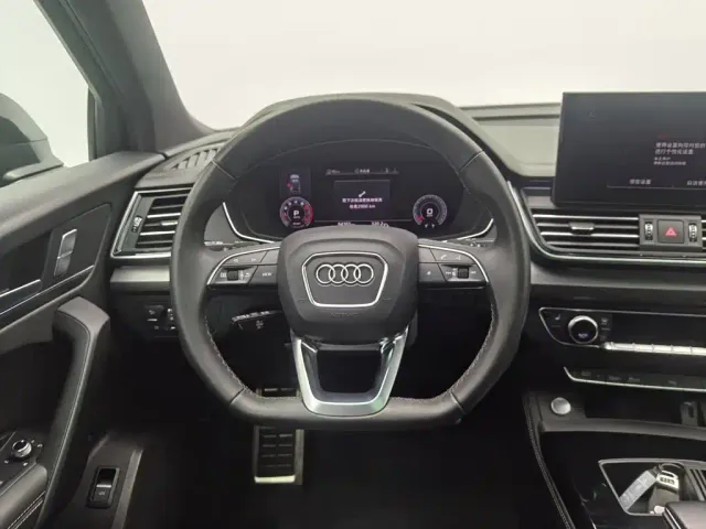 Audi Q5L — Фото автомобиля 11