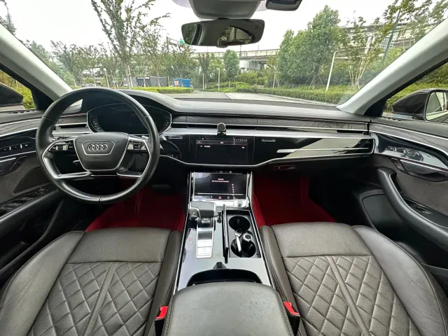 Audi A8 — Фото автомобиля 8