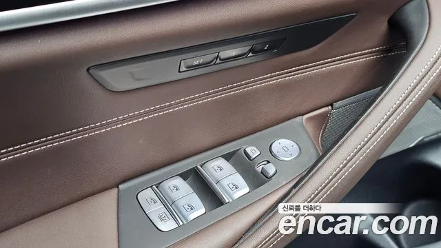 BMW 5 Series G30 — Фото автомобиля 29