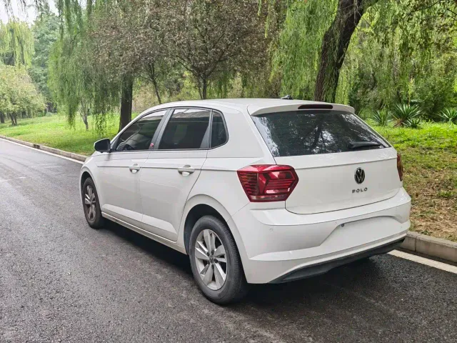 Volkswagen Polo — Фото автомобиля 9