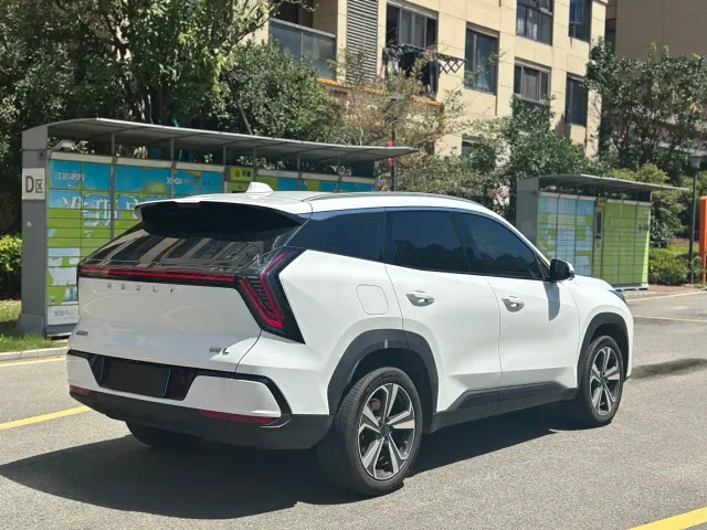 Geely Boyue L — Фото автомобиля 4