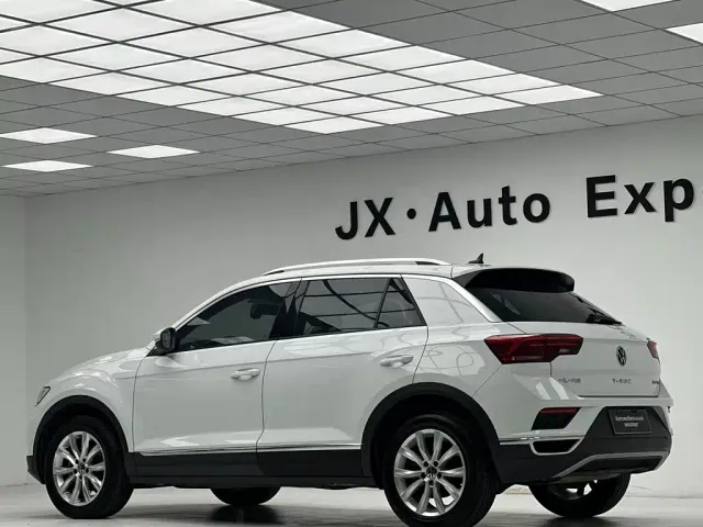 Volkswagen T-Roc — Фото автомобиля 6