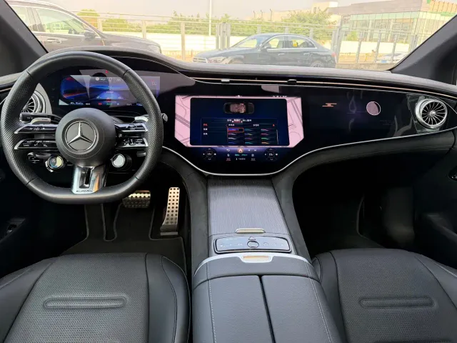 Mercedes-Benz EQE AMG — Фото автомобиля 15