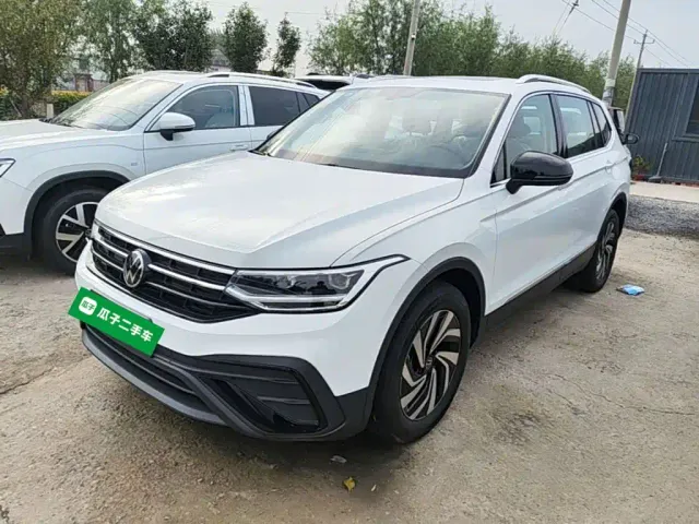 Фотография автомобиля — Volkswagen Tiguan L