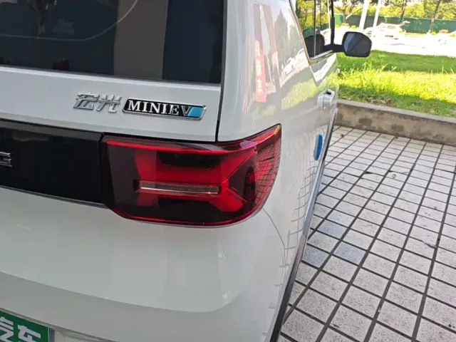Wuling Hongguang Mini EV — Фото автомобиля 7