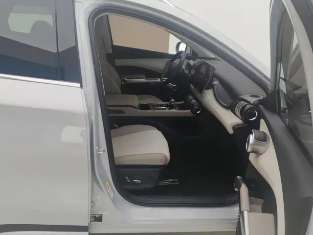 BYD Yuan PLUS — Фото автомобиля 8