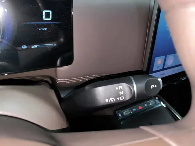 Wuling Starlight 730 — Фото автомобиля 13