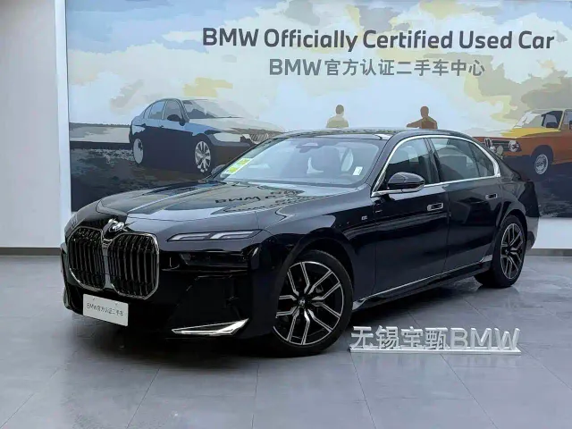 Фотография автомобиля — BMW 7 Series