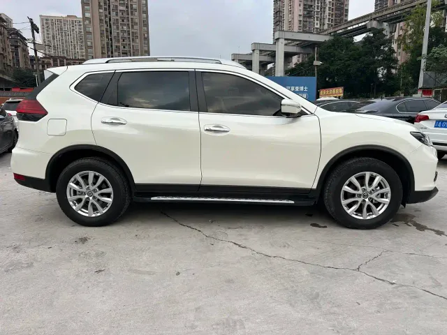 Nissan X-Trail — Фото автомобиля 7