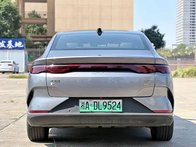 BYD Qin L — Фото автомобиля 6