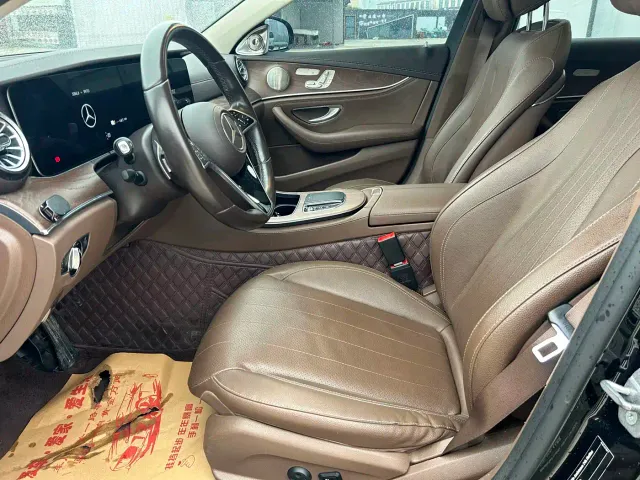 Mercedes-Benz E-Class — Фото автомобиля 5