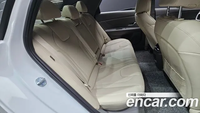 Hyundai AVANTE Новый Avante (CN7) — Фото автомобиля 12