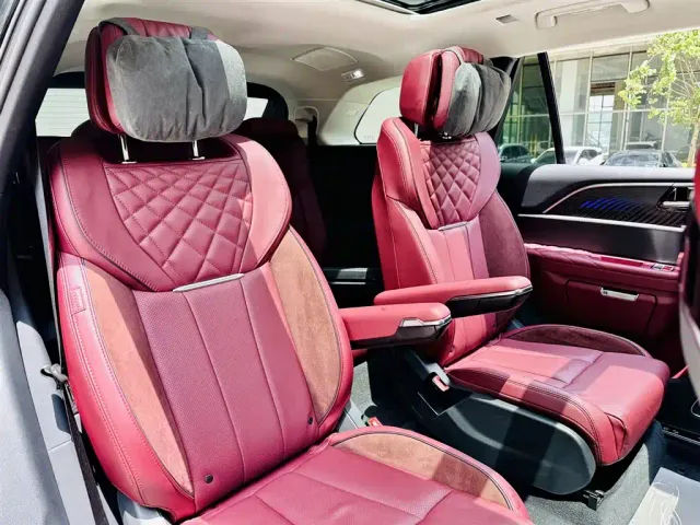 Hongqi E-HS9 — Фото автомобиля 19