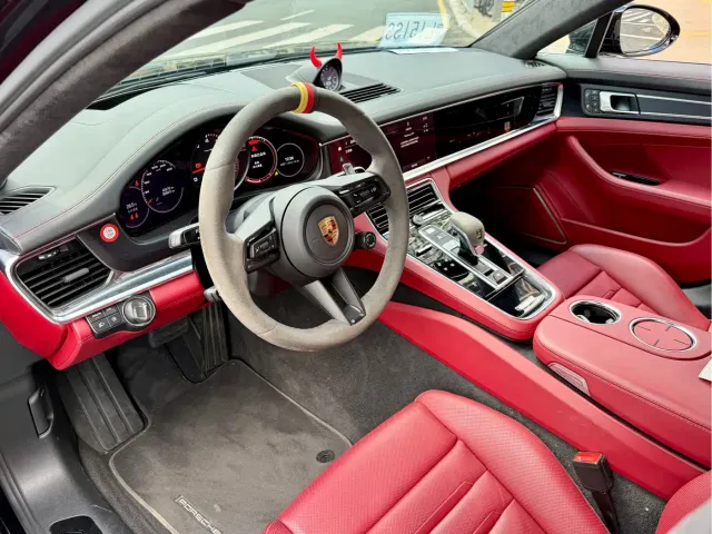 Porsche Panamera — Фото автомобиля 24