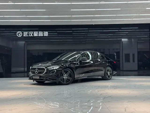 Фотография автомобиля — Mercedes-Benz E-Class
