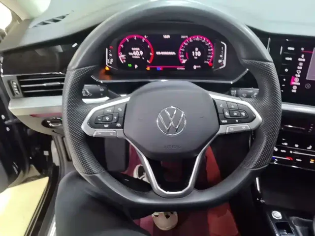 Volkswagen Passat — Фото автомобиля 10