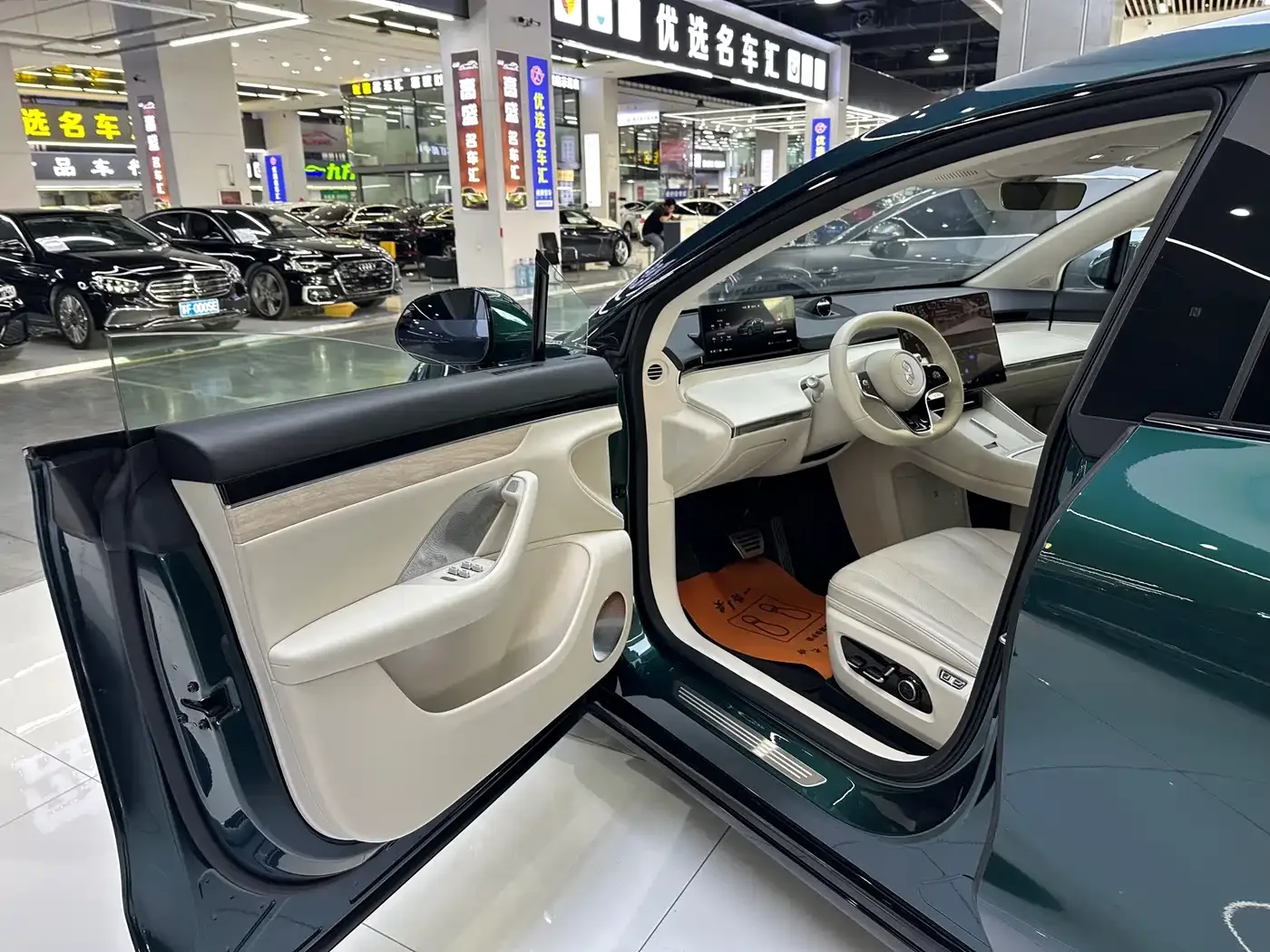 Zhijie Luxeed R7 2026 Pure Electric Max+ — Фото автомобиля 5