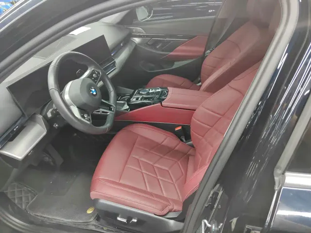 BMW 5 Series — Фото автомобиля 5