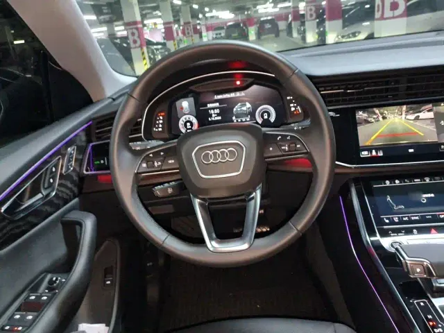 Audi Q8 — Фото автомобиля 11