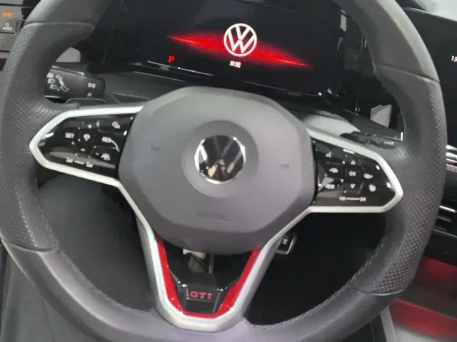 Volkswagen Golf GTI — Фото автомобиля 15